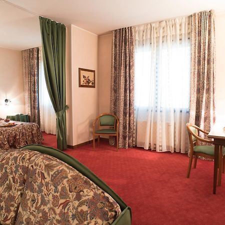 Hotel Tessarin Taglio di Po Exterior foto