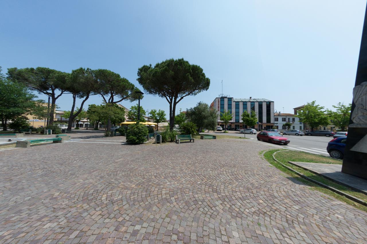 Hotel Tessarin Taglio di Po Exterior foto