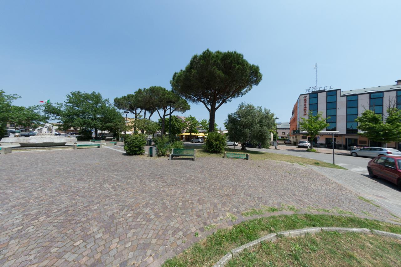 Hotel Tessarin Taglio di Po Exterior foto