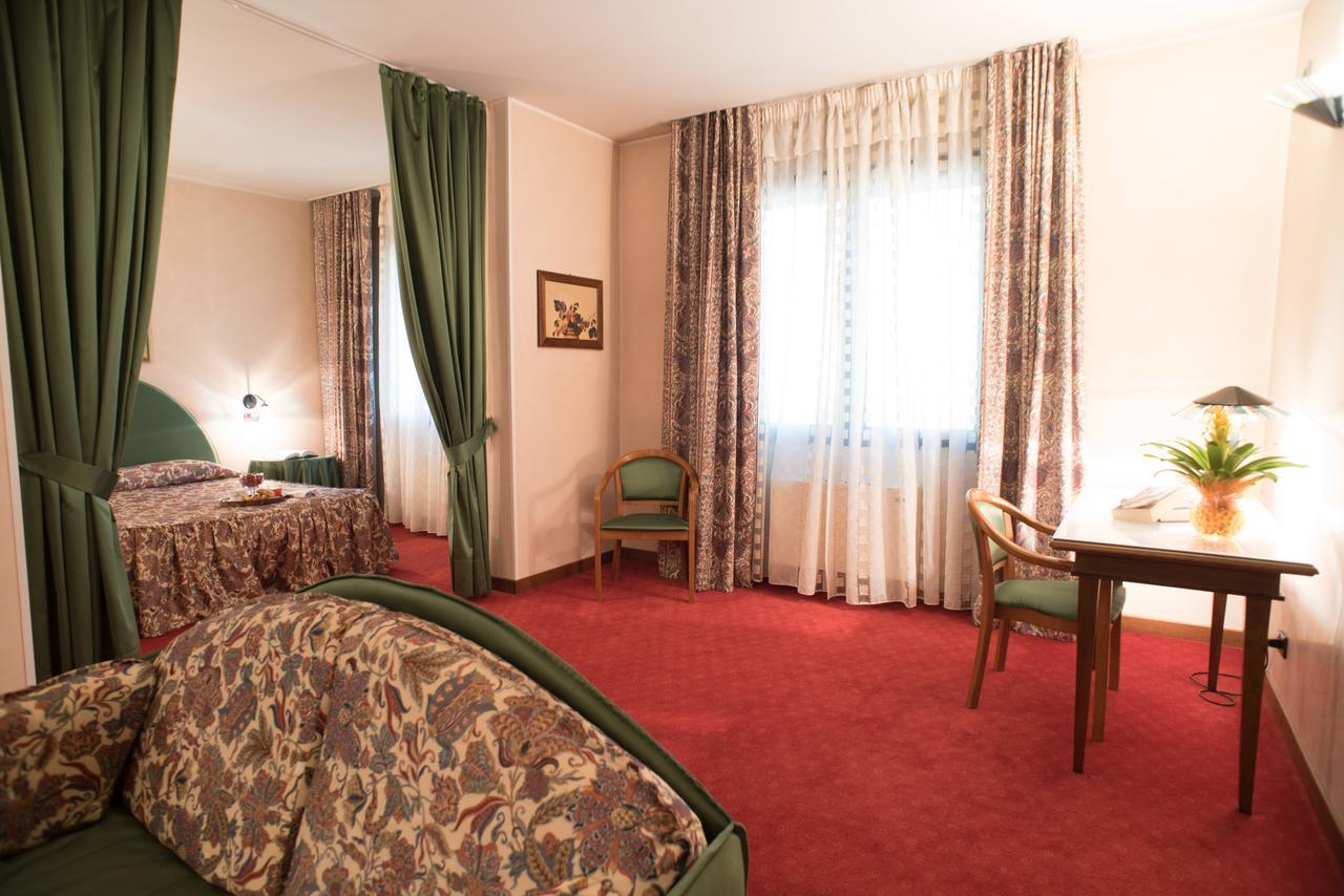 Hotel Tessarin Taglio di Po Exterior foto