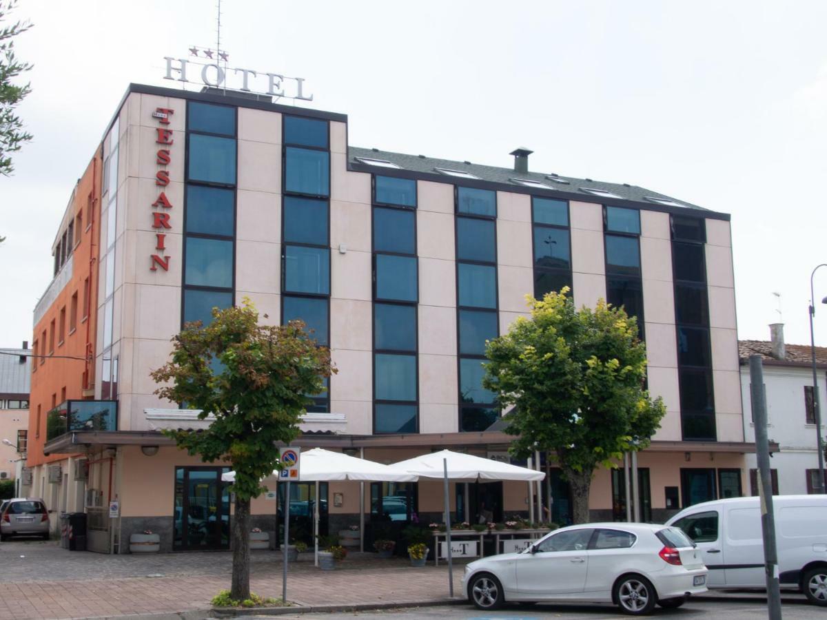 Hotel Tessarin Taglio di Po Exterior foto